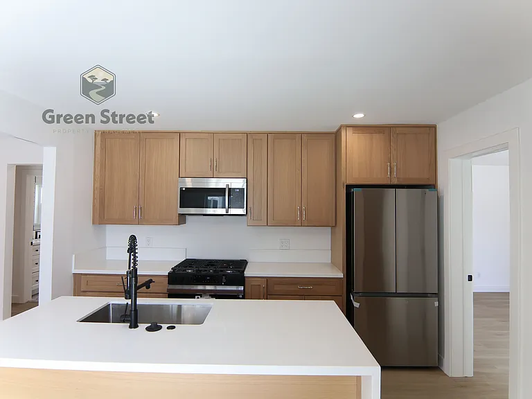 6831 Amherst St — Photo 8