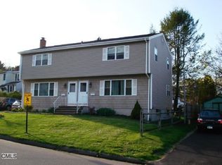 3 Seeley St, Danbury, CT 06810