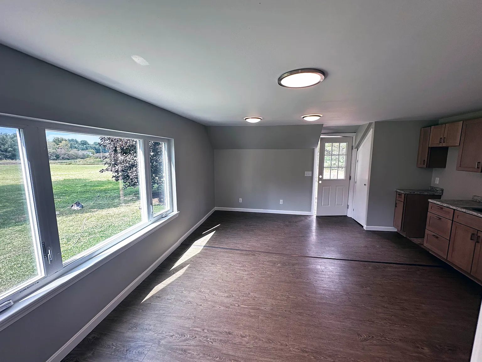 140 Ingraham Road — Photo 1