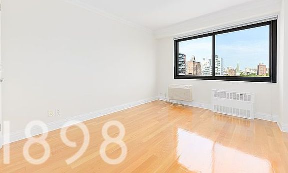 5th image of 160 W 97th St APT 10L