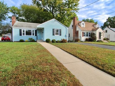 136 Edgemere Avenue, West Hartford, CT, 06110