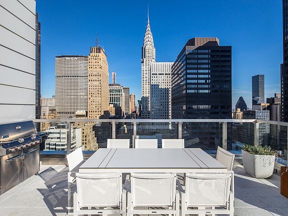 3rd image of 325 Lexington Ave APT 27A