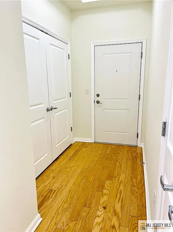 2 bed, 2.0 bath, 1150 sqft, $2,550 — Photo 4