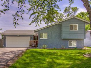 8432 Idaho Ave N, Brooklyn Park, MN 55445