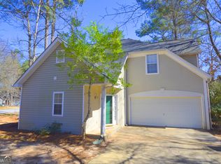 137 S Fairfield Dr, Peachtree City, GA 30269