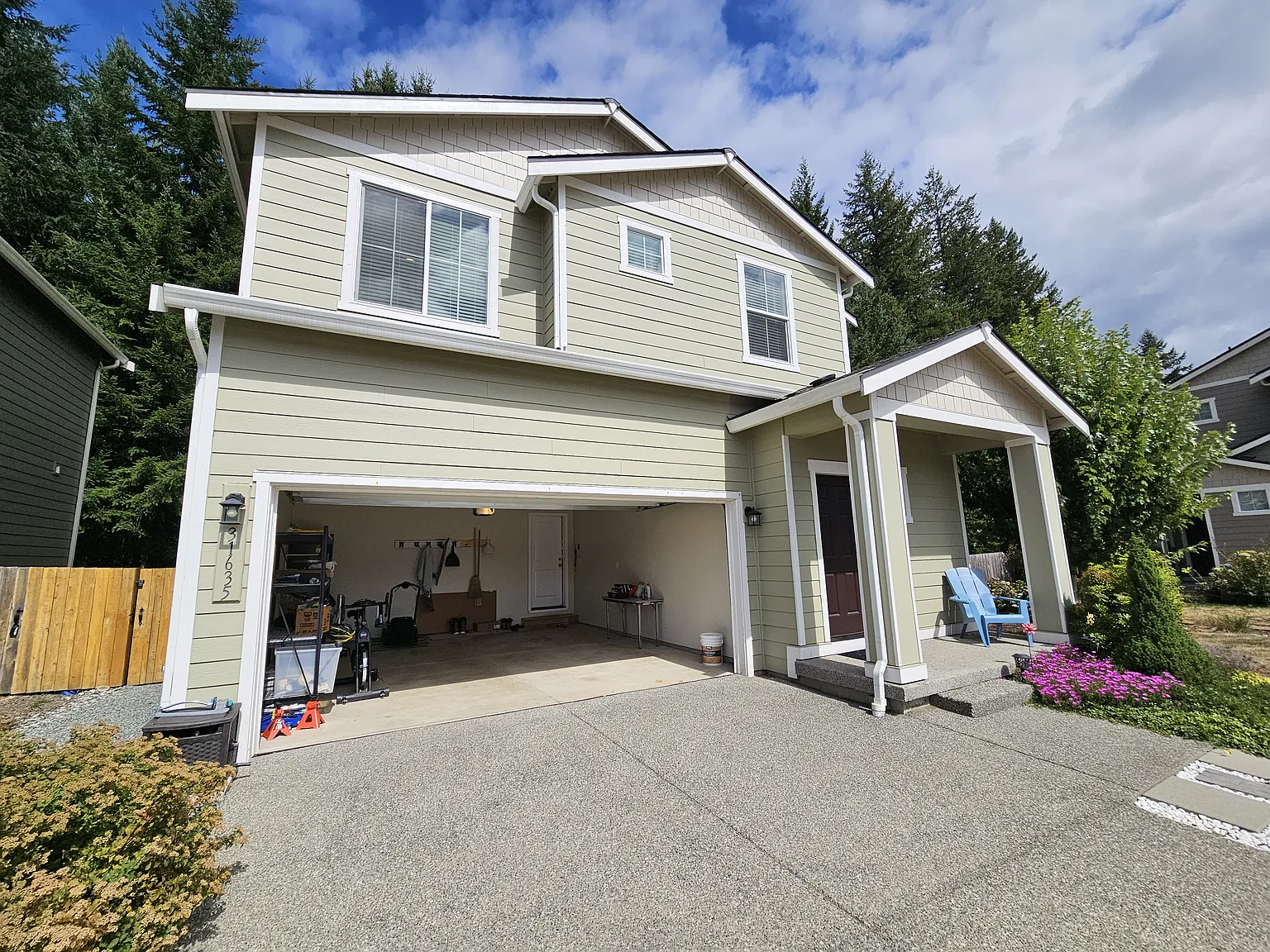 3 bed, 2.5 bath, 1623 sqft, $2,570 — Photo 3