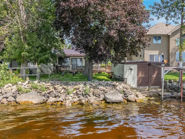 7423 Widgeon Ln, Larsen, WI 54947