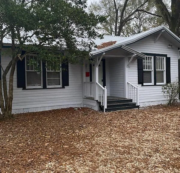 1313 Main St — Photo 1