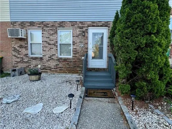 5618 Wood Ln, Allentown, PA 18106