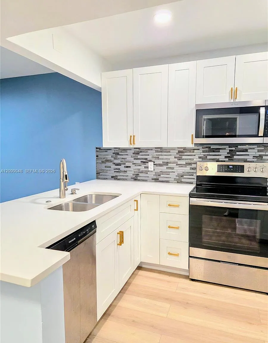 3605 S Ocean Blvd — Photo 2