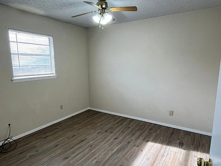 1383 W McNeill St #5 — Photo 15