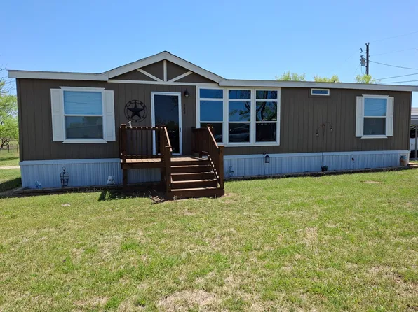 135 Palomino Ct, Stephenville, TX 76401