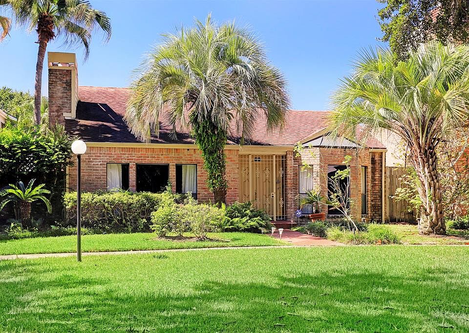 1st image of 2704 Glen Haven Blvd