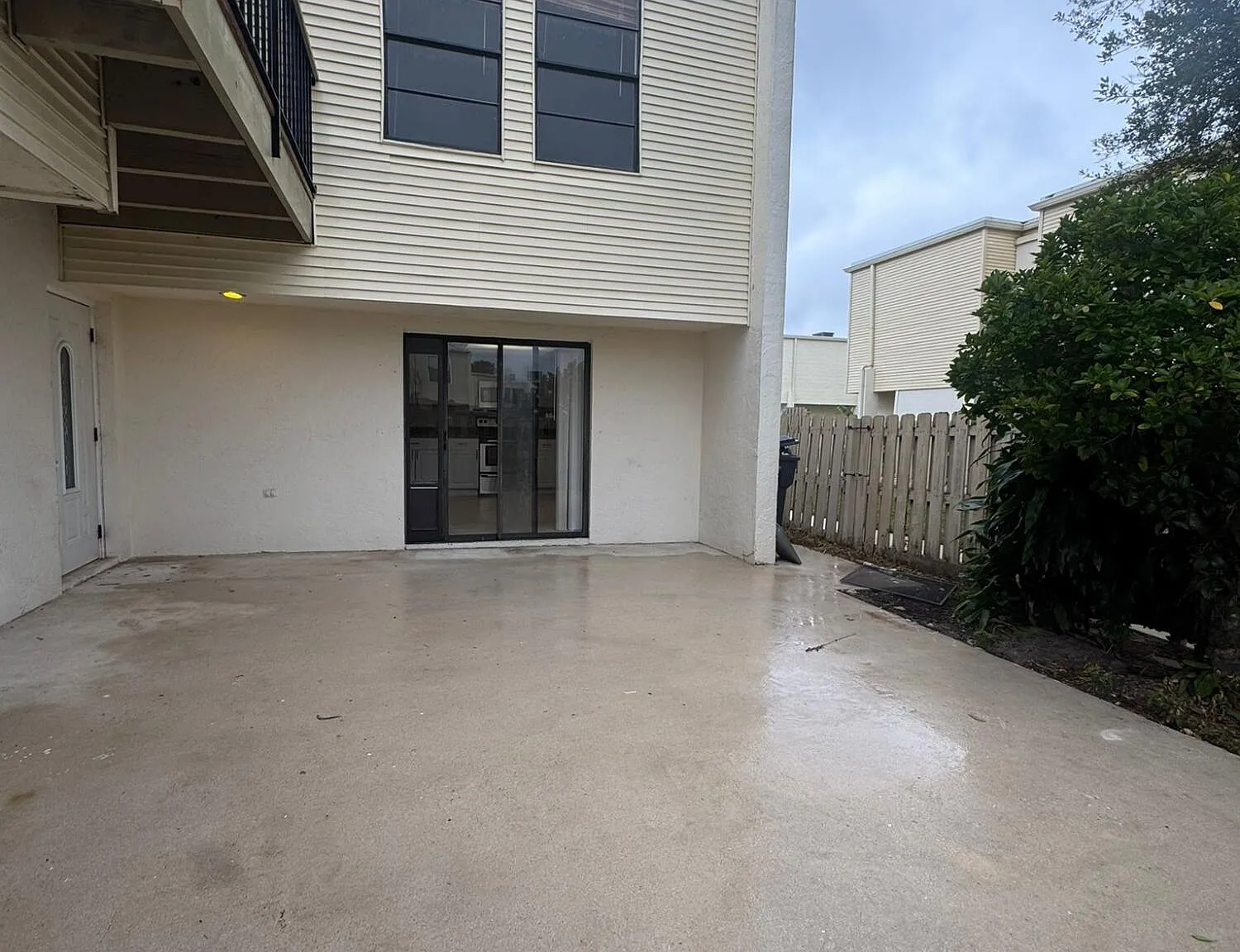 2 bed, 2.5 bath, 1577 sqft, $2,100 — Photo 2