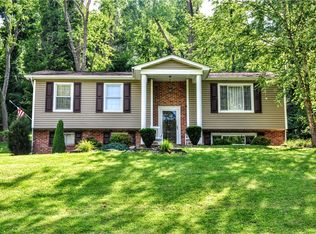 670 Fallen Timber Rd, Elizabeth, PA 15037