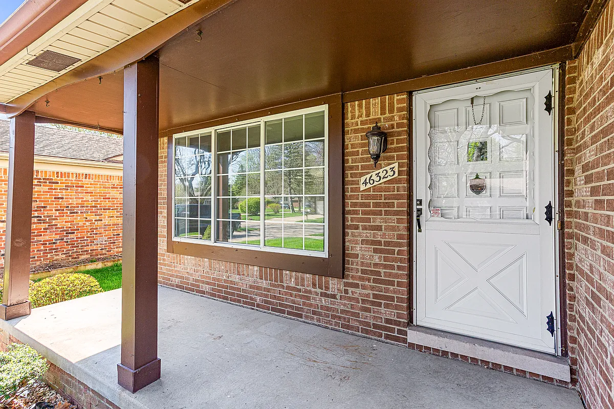 Building Photo - 46323 Gainsborough Dr