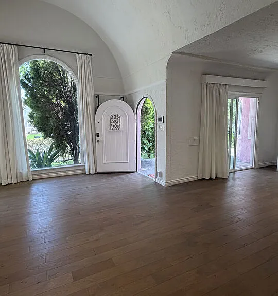 459 S Holt Ave — Photo 5