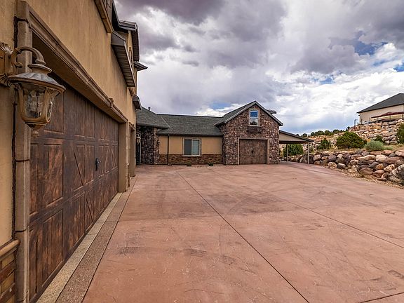 5th image of 3786 W Hillcrest Dr