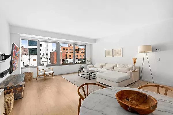 447 W 18th St APT 8E photo 1