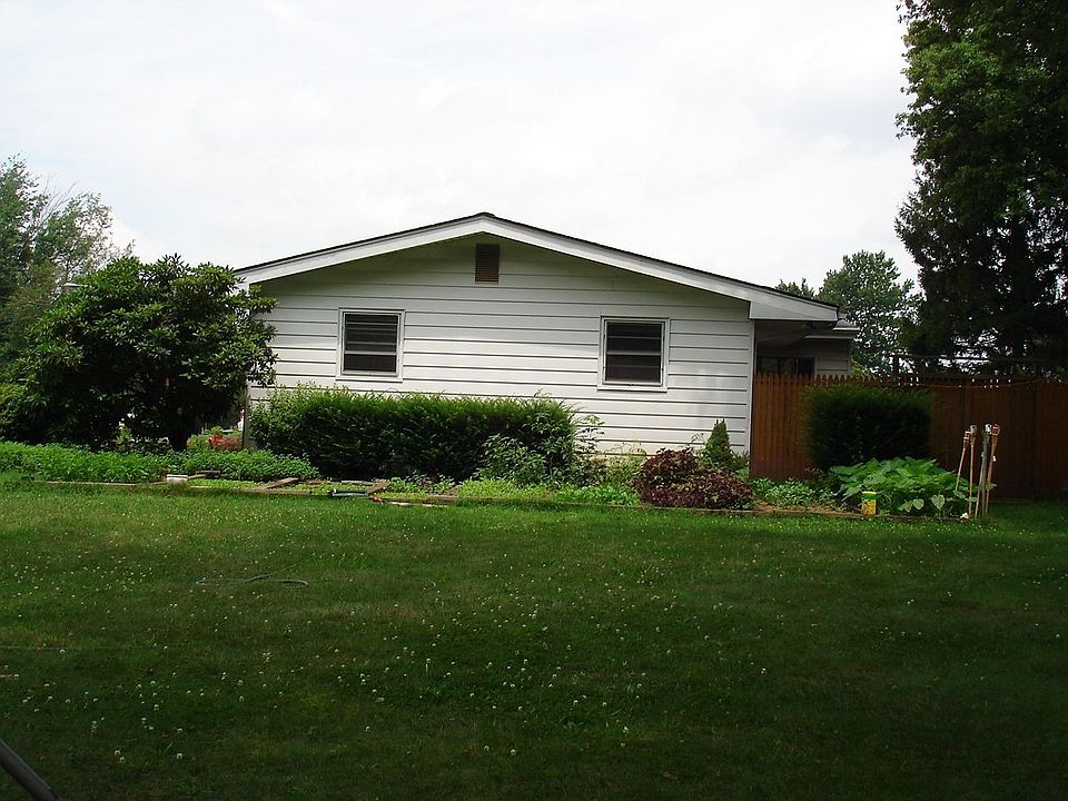 2nd image of 1262 Iris St