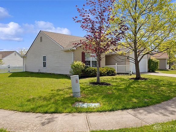 3rd image of 499 Thompson Dr