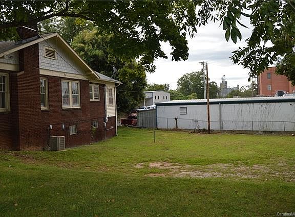 2nd image of 116 E Sharpe St