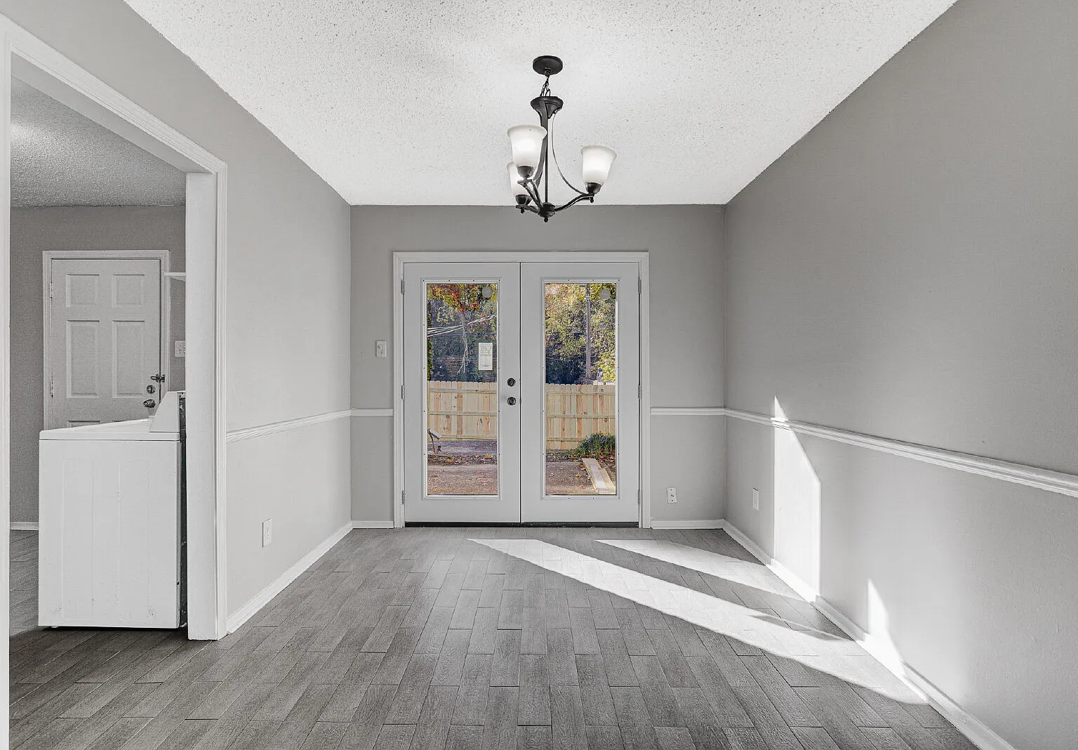 3 bed, 2.0 bath, 1200 sqft, $1,855 — Photo 4