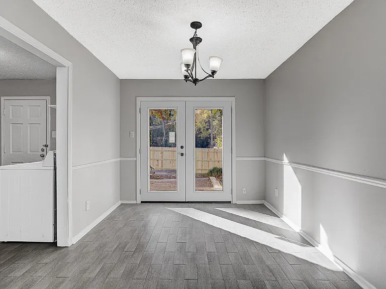 2291 Madison Ave — Photo 4