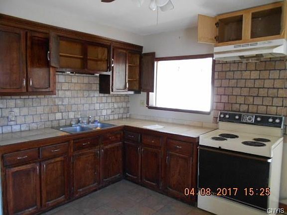 5th image of 109 Hoover Dr
