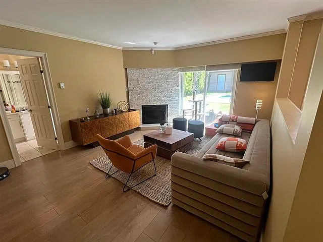 6340 Chelmsford St — Photo 10