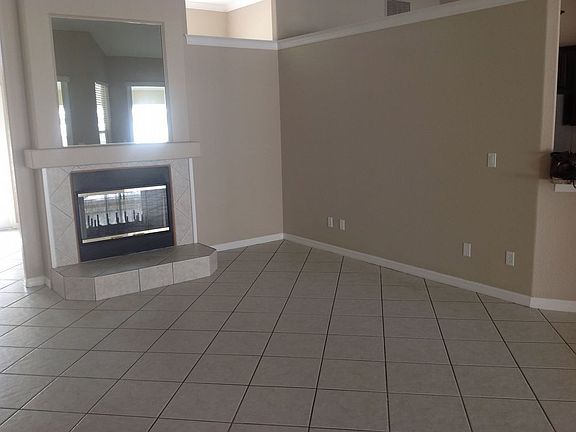 3rd image of 2139 E Parkton Dr