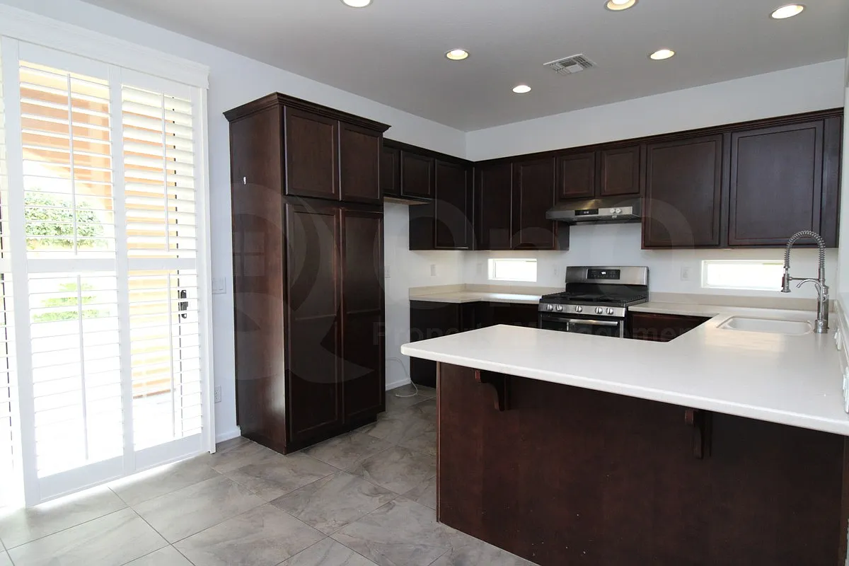 3 bed, 2.5 bath, 2248 sqft, $2,749 — Photo 3