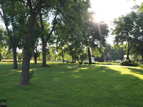 1255 N Kentucky Ave, Mason City, IA 50401