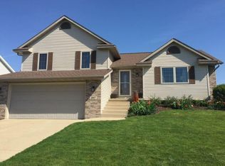 207 Megan Ln, Cottage Grove, WI 53527