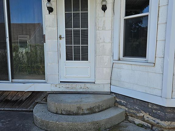 3rd image of 155 Ashford Ave