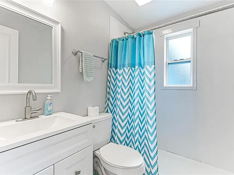 1023 Roberta St — Photo 10