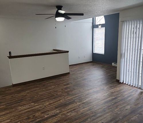 3rd image of 600 Buwalda Dr APT 1