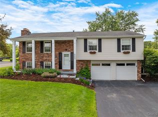 8265 Carnation Dr, Baldwinsville, NY 13027