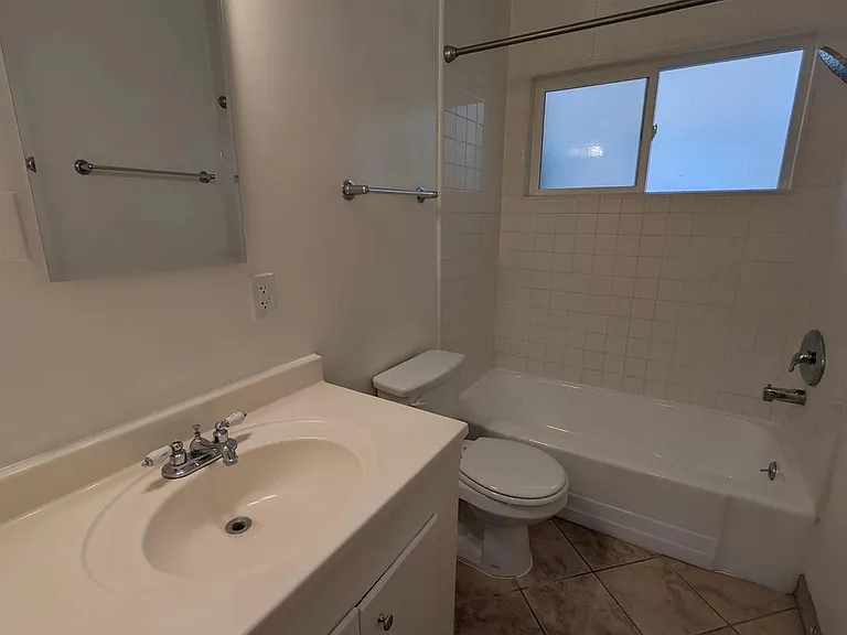 7261 Franklin Ave #10 — Photo 14
