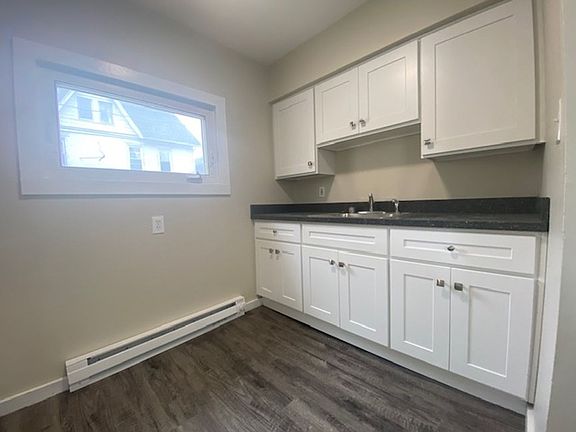 5th image of 1068 Seneca St APT 1