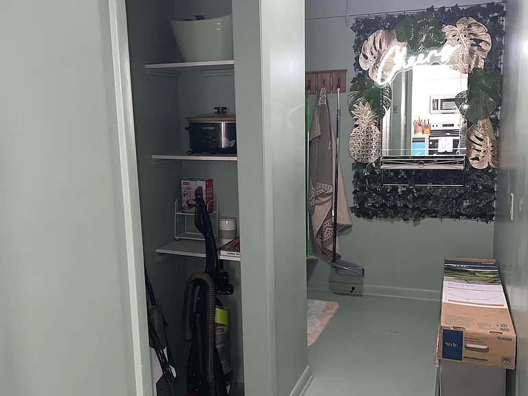 2229 Ireland Dr — Photo 21