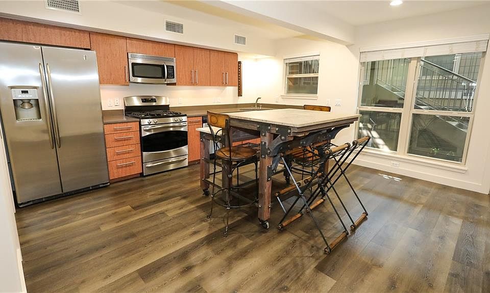 1st image of 1115 W 10th St APT 108