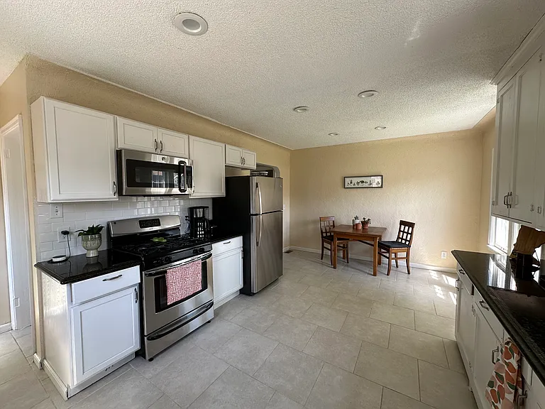 5645 Harriet Ave — Photo 4