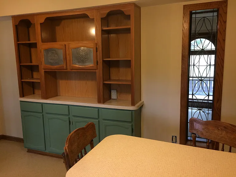 Leaded windows (interior)