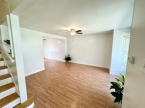 3rd image of 7825 S Jeffery Blvd