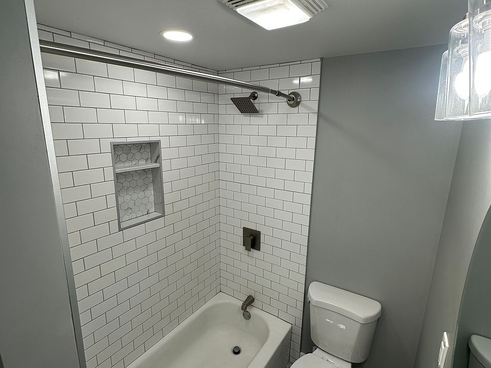 2nd image of 11 Gold St Unit 2