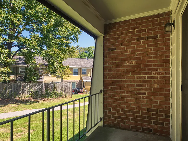 Colonial Towne Apartments — Photo 39