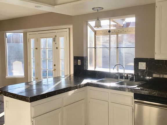 5th image of 13590 La Villa Dr
