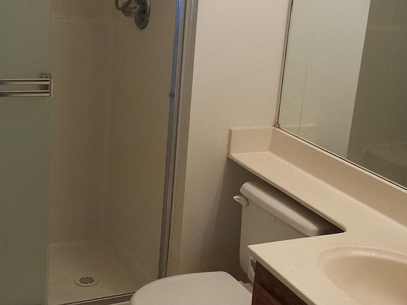 5th image of 215 E Okeefe St APT 8