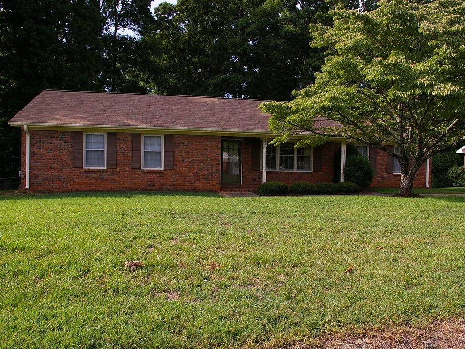 1st image of 225 Heather Dr